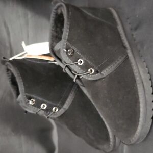Aspen NWT "Harper" Genuine Suede Water Repellent Lace-up Ankle Bootie